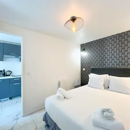 143 - Urban Charming Flat In Center Of Appartamento *
